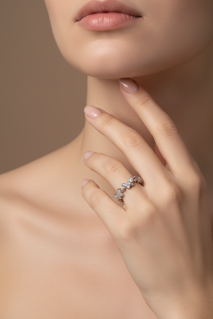 Luna Flutter Ring