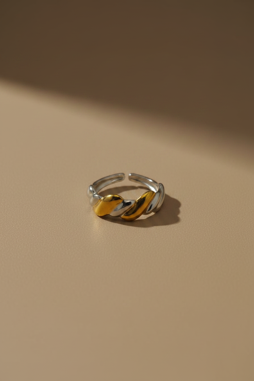 Wavy Bliss Ring