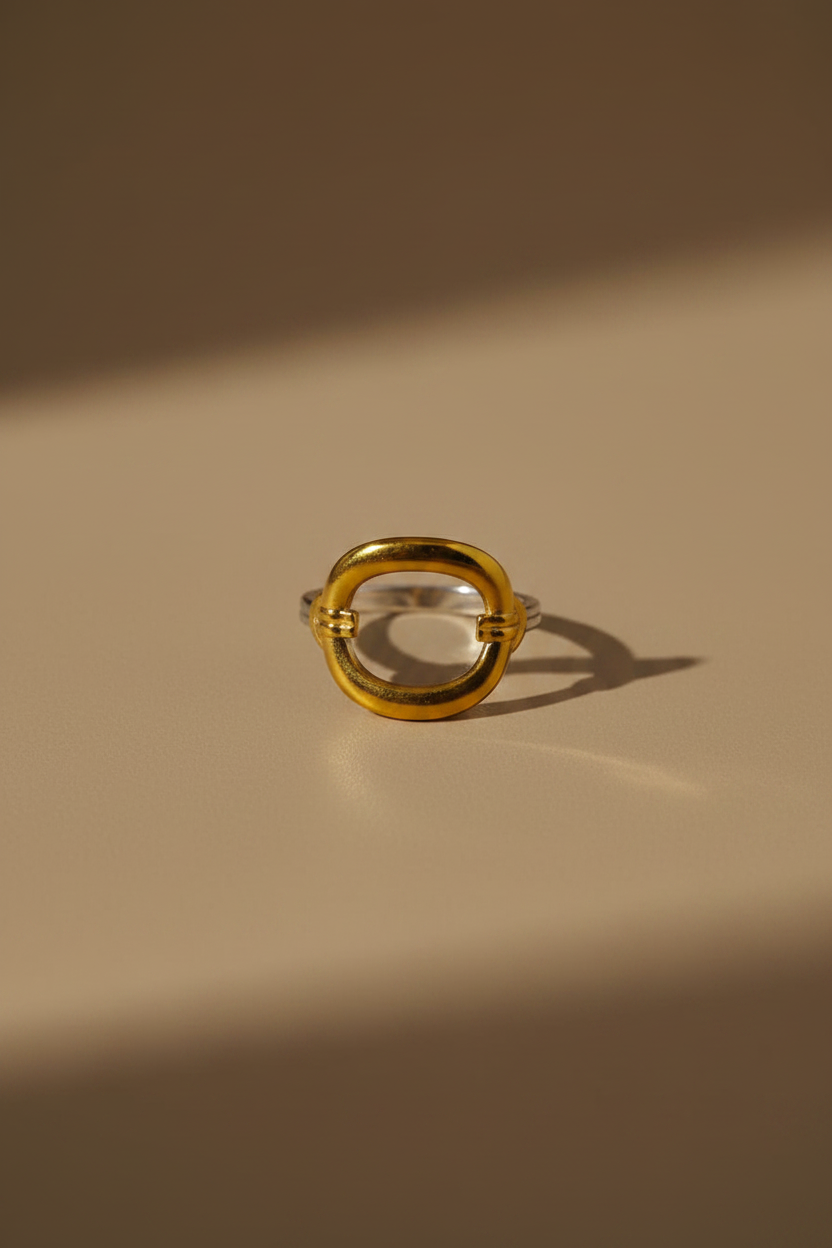 Golden Link Ring