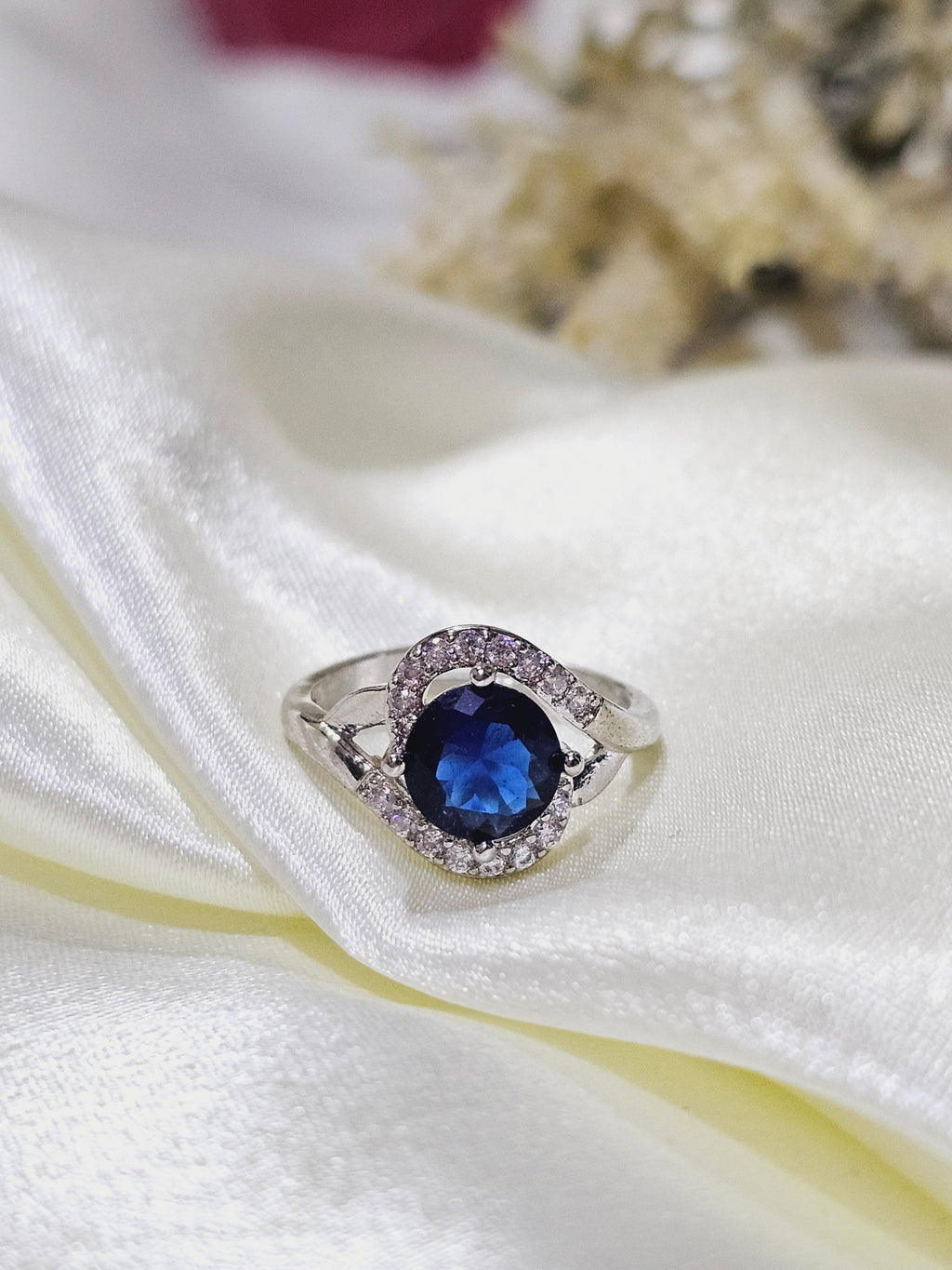 Royal Orbit Ring