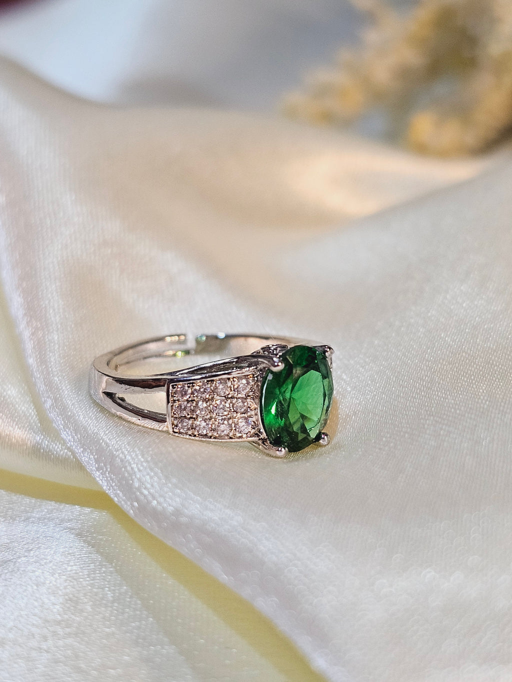 Timeless Emerald Ring