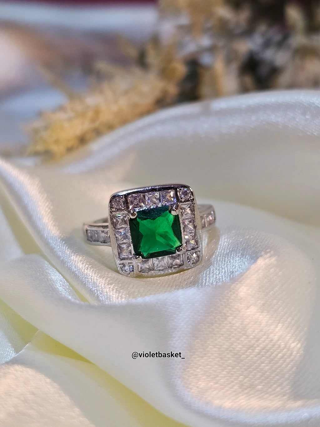 Emerald Royale Ring